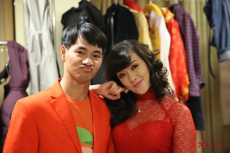 'Tình cảm của ekip làm Táo dành cho tôi lúc nào cũng đầy tràn, chắc vì tôi bé nhất đội' 'Tình cảm của ekip làm Táo dành cho tôi lúc nào cũng đầy tràn, chắc vì tôi bé nhất đội'