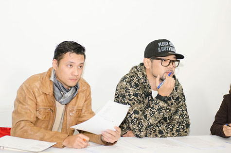 Đạo diễn Khải Anh cũng tỏ ra căng thẳng khi chấm điểm