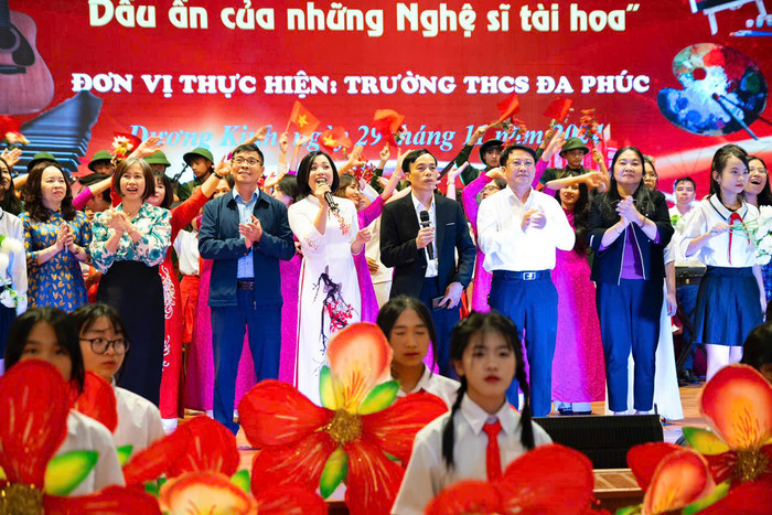 Các đại biểu chụp ảnh lưu niệm (Ảnh: ĐT) GDVN_dk-chuyen-de-5.jpg