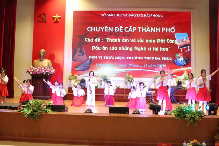 Tiết dạy minh hoạ gồm 2 nội dung: âm nhạc và mỹ thuật (Ảnh: ĐT) GDVN_dk-chuyen-de-2.jpg