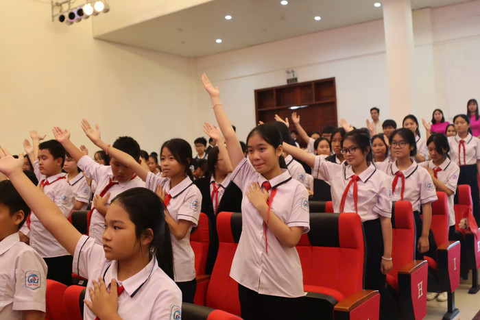Học sinh hào hứng với tiết dạy môn Nghệ thuật (Ảnh: ĐT) GDVN_dk-chuyen-de-3.jpg