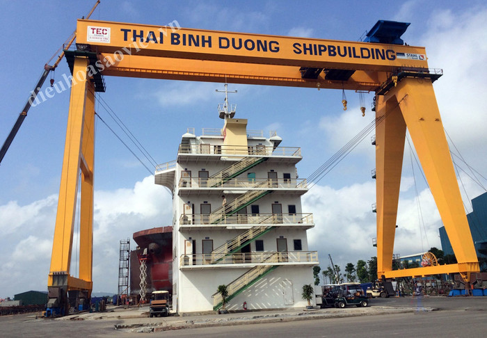 Lãnh đạo Vụ Đê điều (Tổng cục Phòng chống thiên tai, Bộ Nông nghiệp và Phát triển nông thôn) chỉ ra 2 vấn đề ông cho là vi phạm về đê điều tại Hải Phòng (Ảnh: CTV) Lãnh đạo Vụ Đê điều (Tổng cục Phòng chống thiên tai, Bộ Nông nghiệp và Phát triển nông thôn) chỉ ra 2 vấn đề ông cho là vi phạm về đê điều tại Hải Phòng (Ảnh: CTV)