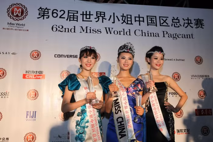 Top 3 nữ hoàng của Miss World China 2012. Ảnh. Missology.