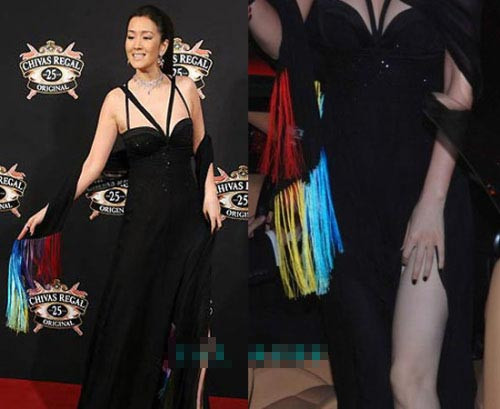 Củng Lợi kiêu sa thế kia mà cũng có lúc ngứa không chịu nổi phải gãi một cái.