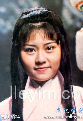 Tuy nhiên, phiên bản đầu tiên của bộ phim Bích Huyết Kiếm là phiên bản 1977 do Lý Thông Minh thể hiện. Tuy nhiên, phiên bản đầu tiên của bộ phim Bích Huyết Kiếm là phiên bản 1977 do Lý Thông Minh thể hiện.