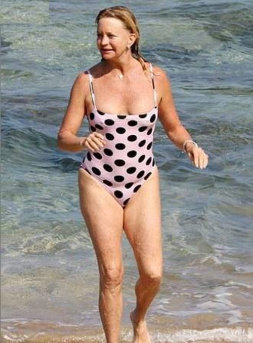 Goldie Hawn đứng cuối cùng trong top 20. Ông Jenny Caven, giám đốc Slimming World, nơi tổ chức cuộc khảo sát "những thân hình mặc áo tắm đẹp nhất mọi thời đại" nhận xét: “Kết quả của cuộc bình chọn này là một ví dụ cho những bạn gái trẻ thấy những người phụ nữ thực thụ phải là những người có số đo ba vòng nảy nở”. Goldie Hawn đứng cuối cùng trong top 20. Ông Jenny Caven, giám đốc Slimming World, nơi tổ chức cuộc khảo sát "những thân hình mặc áo tắm đẹp nhất mọi thời đại" nhận xét: “Kết quả của cuộc bình chọn này là một ví dụ cho những bạn gái trẻ thấy những người phụ nữ thực thụ phải là những người có số đo ba vòng nảy nở”.