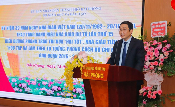 Ông Bùi Văn Kiệm – Giám đốc Sở Giáo dục và Đào tạo Hải Phòng phát biểu tại buổi lễ (Ảnh: CTTĐT) Ông Bùi Văn Kiệm – Giám đốc Sở Giáo dục và Đào tạo Hải Phòng phát biểu tại buổi lễ (Ảnh: CTTĐT)