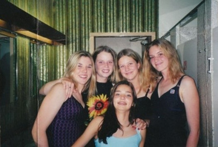 Khi còn là thiếu nữ, Miranda sở hữu gương mặt khá bầu bĩnh, đáng yêu. Giờ đây, khuôn mặt trở nên thon gọn hơn.(Ảnh: vietbao) Xem thêm: Vẻ đẹp thiên thần của mỹ nhân facebook Việt/ Thời trang hè 2012. Khi còn là thiếu nữ, Miranda sở hữu gương mặt khá bầu bĩnh, đáng yêu. Giờ đây, khuôn mặt trở nên thon gọn hơn.(Ảnh: vietbao) Xem thêm: Vẻ đẹp thiên thần của mỹ nhân facebook Việt/ Thời trang hè 2012.