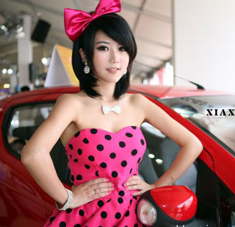 "Chắc cô bé này dùng kính áp tròng màu nên mắt mới to như vậy. Người đẹp vì lụa mà, nếu không trang điểm chưa chắc xinh như vậy", một thành viên trang mạng xã hội nhận xét. ĐÁP ÁN CHÍNH THỨC CỦA BỘ GIÁO DỤC: TOÀN BỘ ĐÁP ÁN ĐH KHỐI B 2012 -TOÀN BỘ ĐÁP ÁN ĐH KHỐI A 2012 - TOÀN BỘ ĐÁP ÁN ĐH TOÁN, VĂN KHỐI D 2012 -TOÀN BỘ ĐÁP ÁN ĐH KHỐI C 2012 - ĐÁP ÁN ĐH CÁC MÔN NGOẠI NGỮ KHỐI D 2012