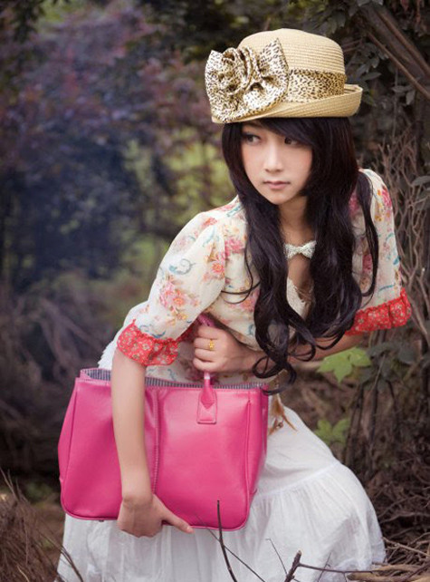 Hiện cư dân đang ráo riết săn ảnh của nữ thạc sĩ xinh đẹp này. ĐÁP ÁN CHÍNH THỨC CỦA BỘ GIÁO DỤC: TOÀN BỘ ĐÁP ÁN ĐH KHỐI B 2012 -TOÀN BỘ ĐÁP ÁN ĐH KHỐI A 2012 - TOÀN BỘ ĐÁP ÁN ĐH TOÁN, VĂN KHỐI D 2012 -TOÀN BỘ ĐÁP ÁN ĐH KHỐI C 2012 - ĐÁP ÁN ĐH CÁC MÔN NGOẠI NGỮ KHỐI D 2012