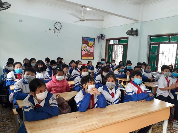 100% học sinh Trường Trung học cơ sở Trường Thọ (huyện An Lão) đeo khẩu trang khi đến trường (Ảnh: CTV)