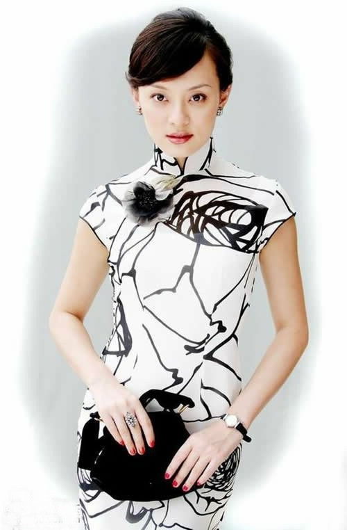 Tôn Lệ - nữ diễn viên xinh đẹp của "Tân bến Thượng Hải" thể hiện vẻ đẹp nữ tính, kiêu kỳ với sườn xám đen-trắng. (Ảnh: vietbao) Xem thêm: Mỹ nhân Hàn thơ ngây, trong sáng với Áo dài Việt. Tôn Lệ - nữ diễn viên xinh đẹp của "Tân bến Thượng Hải" thể hiện vẻ đẹp nữ tính, kiêu kỳ với sườn xám đen-trắng. (Ảnh: vietbao) Xem thêm: Mỹ nhân Hàn thơ ngây, trong sáng với Áo dài Việt.