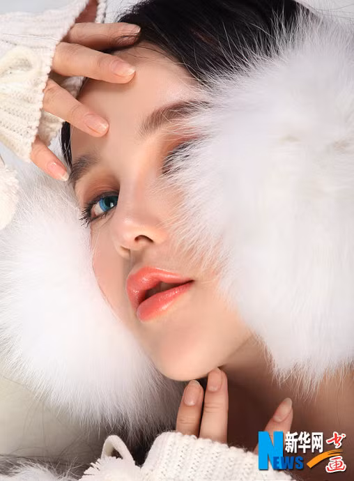 Chiếc mũi cao thanh tú, cằm nhọn xinh duyên hơi na ná... Phạm Băng Băng. Xem thêm: "Cơn sốt" thiên sứ 9X: có vượt mặt Jang Na Ra?