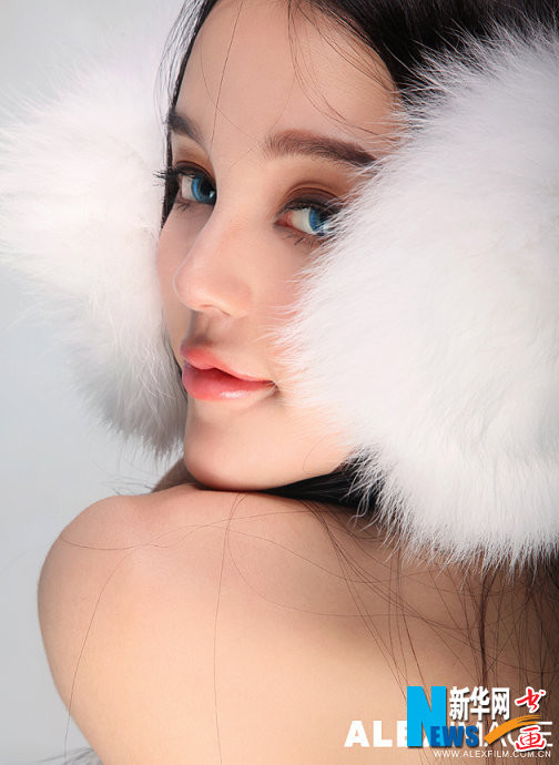 Từ góc nhìn nghiêng, khuôn miệng xinh chúm chím như cánh hoa đào trực hé nở. Xem thêm: "Cơn sốt" thiên sứ 9X: có vượt mặt Jang Na Ra? Từ góc nhìn nghiêng, khuôn miệng xinh chúm chím như cánh hoa đào trực hé nở. Xem thêm: "Cơn sốt" thiên sứ 9X: có vượt mặt Jang Na Ra?