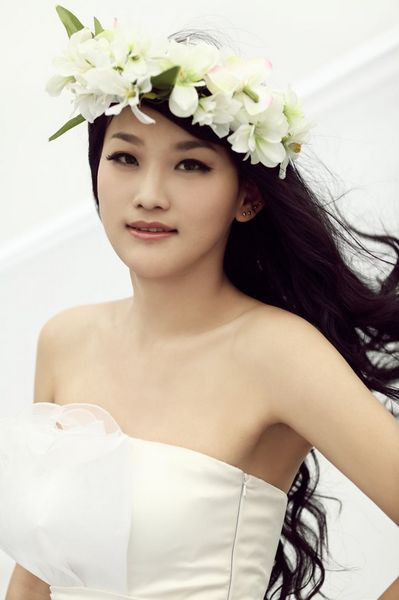 SBD 36 Trần Hồng Vũ, chiều cao 1,80m, đến từ Cáp Nhĩ Tân. Cô đang là sinh viên trường Đại học Sư phạm Cáp Nhĩ Tân. SBD 36 Trần Hồng Vũ, chiều cao 1,80m, đến từ Cáp Nhĩ Tân. Cô đang là sinh viên trường Đại học Sư phạm Cáp Nhĩ Tân.