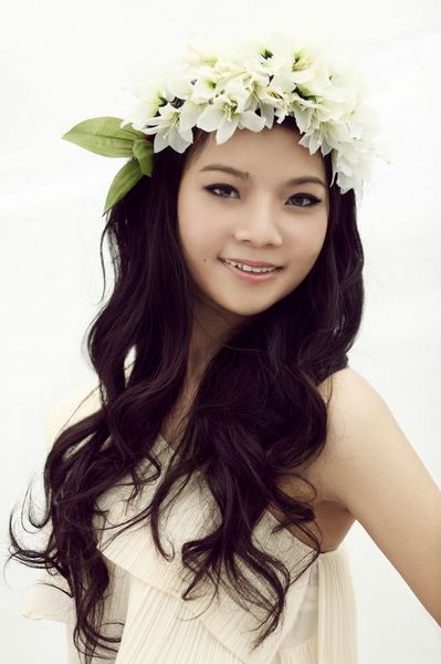 SBD 24 Tưởng Diễm Linh, chiều cao 1,76m, đến từ Hồ Nam. Cô đang là sinh viên Học viện Âm nhạc Tề Lỗ Bắc Kinh. SBD 24 Tưởng Diễm Linh, chiều cao 1,76m, đến từ Hồ Nam. Cô đang là sinh viên Học viện Âm nhạc Tề Lỗ Bắc Kinh.