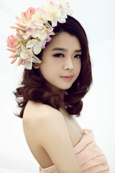 SBD 21 Trần Tiêu, chiều cao 1,78m, đến từ Quảng Châu. Cô đang là sinh viên Học viện Dệt may và thời trang thuộc Đại học Quảng Châu. SBD 21 Trần Tiêu, chiều cao 1,78m, đến từ Quảng Châu. Cô đang là sinh viên Học viện Dệt may và thời trang thuộc Đại học Quảng Châu.