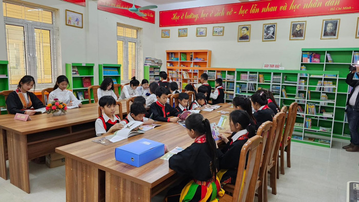 Nhiều giáo viên ở Hạ Long (Quảng Ninh) tình nguyện viết đơn lên vùng cao dạy học với mong muốn giúp các em học sinh tiếp cận với phương pháp dạy học hiện đại (Ảnh: HH) gv-vung-cao.jpeg