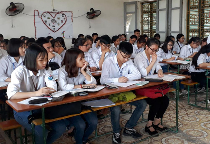 Học sinh Trường Trung học phổ thông Tây Tiền Hải tích cực ôn luyện, chuẩn bị tốt kiến thức cho kỳ thi Trung học phổ thông quốc gia 2019 (Ảnh: CTV) Học sinh Trường Trung học phổ thông Tây Tiền Hải tích cực ôn luyện, chuẩn bị tốt kiến thức cho kỳ thi Trung học phổ thông quốc gia 2019 (Ảnh: CTV)