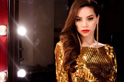 MV “Hãy nói với em” do đạo diễn trẻ Trần Đình Hiền thực hiện. Anh từng hợp tác với Hồ Ngọc Hà trong MV “Từ ngày em đi” nhân dịp sinh nhật cô hồi tháng 11 với hình tượng Nữ hoàng Ai Cập. Những gương mặt khác trong ê kíp đều là những người rất quen thuộc như chuyên gia trang điểm Nguyễn Hùng và nhà tạo mẫu tóc Hùng Max. MV “Hãy nói với em” do đạo diễn trẻ Trần Đình Hiền thực hiện. Anh từng hợp tác với Hồ Ngọc Hà trong MV “Từ ngày em đi” nhân dịp sinh nhật cô hồi tháng 11 với hình tượng Nữ hoàng Ai Cập. Những gương mặt khác trong ê kíp đều là những người rất quen thuộc như chuyên gia trang điểm Nguyễn Hùng và nhà tạo mẫu tóc Hùng Max.