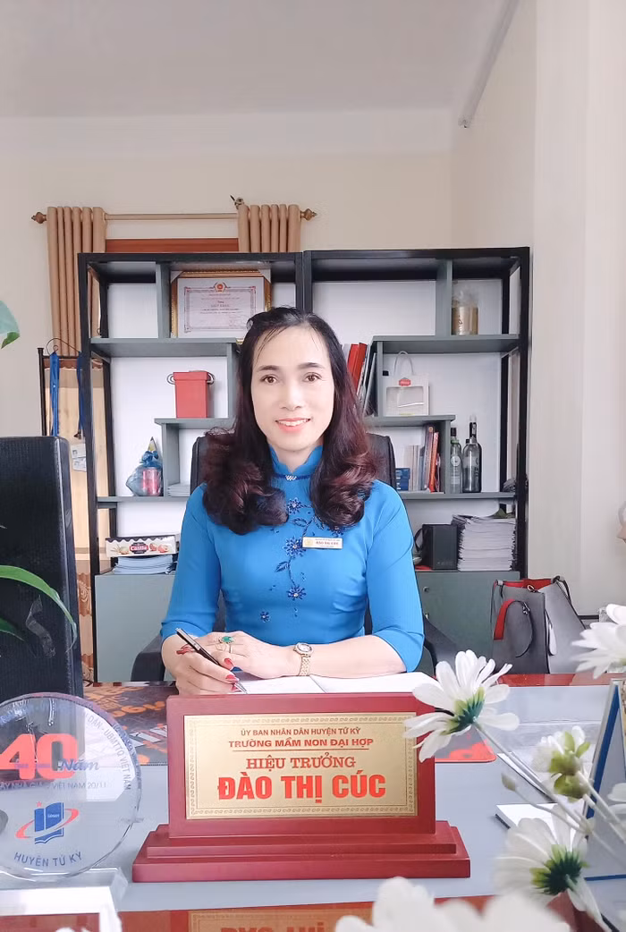 Cô giáo Đào Thị Cúc - Hiệu trưởng Trường Mầm non Đại Hợp có 32 năm gắn bó với sự nghiệp giáo dục mầm non. (Ảnh: HP)