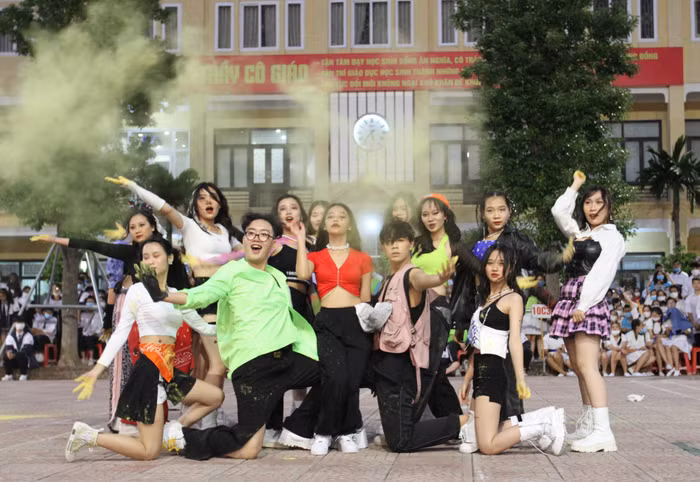 Thông qua mỗi bài thi, học sinh thể hiện sự tự tin, đam mê vũ đạo và nhiệt huyết tuổi trẻ (Ảnh: Phương Linh)