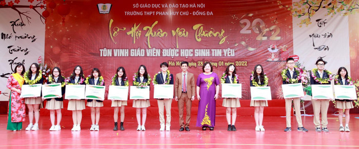 Theo thầy Nhâm: "Cần tăng thêm chức năng nhiệm vụ của Hội đồng trường, và cần quy định một cách chi tiết cụ thể". Ảnh minh họa. Theo thầy Nhâm: "Cần tăng thêm chức năng nhiệm vụ của Hội đồng trường, và cần quy định một cách chi tiết cụ thể". Ảnh minh họa.