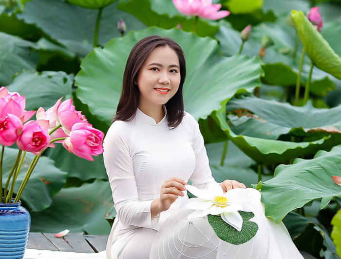 Cô Nguyễn Thị Sinh - Giáo viên dạy tiếng Anh, Trường Trung học cơ sở &amp; Trung học phổ thông M.V. Lômônôxốp (Hà Nội). Ảnh: NVCC.