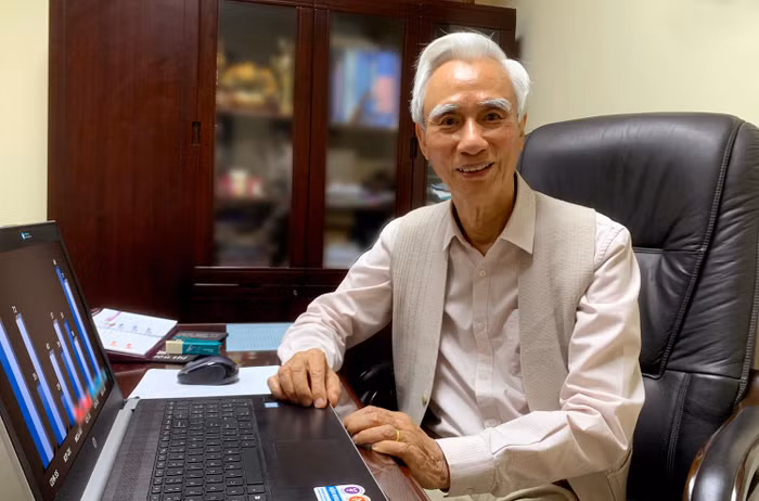 Nhà giáo ưu tú Nguyễn Phú Cường - Nguyên Hiệu trưởng Trường Trung học phổ thông Chuyên ngoại ngữ, Trường Đại học Ngoại ngữ (Đại học Quốc gia Hà Nội). Ảnh: T.D.