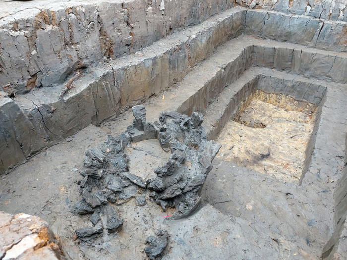 Theo các nhà khảo cổ, một số chiếc cọc đã bị mục ruỗng (Ảnh: Lã Tiến) Theo các nhà khảo cổ, một số chiếc cọc đã bị mục ruỗng (Ảnh: Lã Tiến)