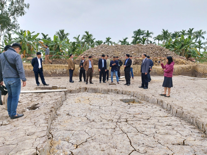 Khu vực bãi cọc được khai quật có thể liên quan đến trận chiến Bằng Đằng năm 1288. (Ảnh: Lã Tiến) Khu vực bãi cọc được khai quật có thể liên quan đến trận chiến Bằng Đằng năm 1288. (Ảnh: Lã Tiến)