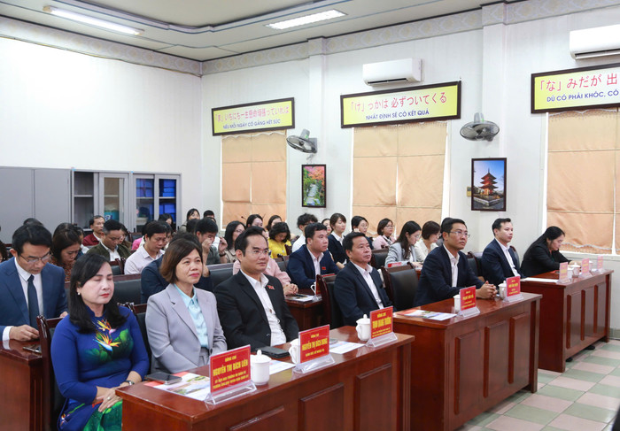Các đại biểu tham dự chuyên đề (Ảnh: LT) GDVN_thcs-cva-1.jpg