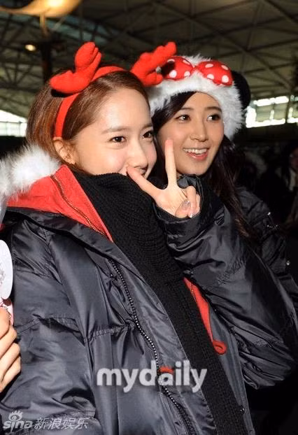 Cô nàng Tiffani (trái) và Yuri.