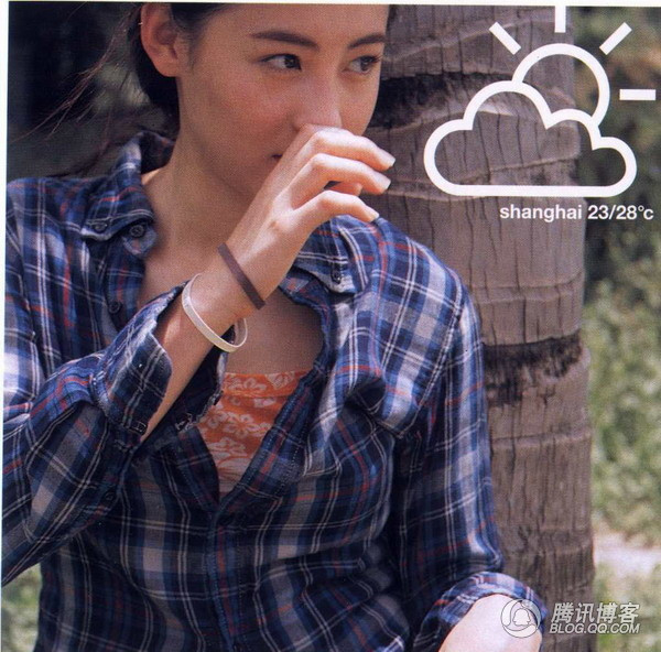 Cũng trong năm 1999, Trương Bá Chi được chọn đóng cặp cùng Nhậm Hiền Tề trong bộ phim Tinh nguyện, vai diễn này đã đem lại cho Trương Bá Chi giải Diễn viên mới xuất sắc nhất tại Giải thưởng Điện ảnh Hồng Kông lần thứ 19.