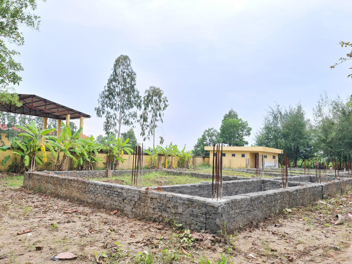 Chủ đầu tư chưa bố trí được vốn đối ứng là nguyên nhân chính khiến dự án thi công sau 2 năm mới xong phần móng (Ảnh: Lã Tiến)