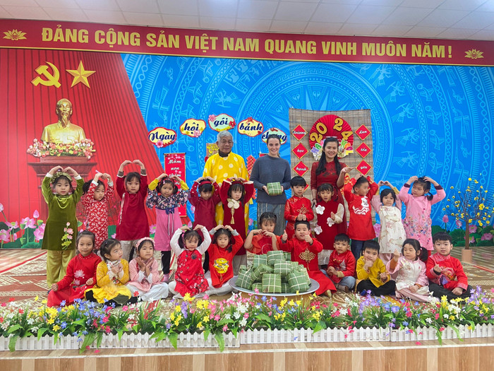 Cô Laura và hành trình ngập tràn niềm vui trên đất Việt trong dịp Tết (Ảnh: NVCC) GDVN_co-laura.jpg