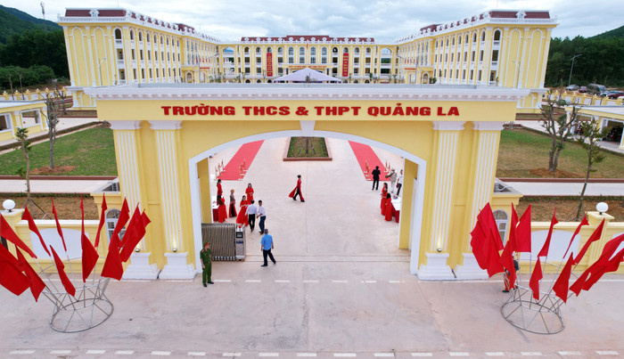 Toàn cảnh Trường Trung học cơ sở và Trung học phổ thông Quảng La (Ảnh: CTV) truong-quang-la.jpeg