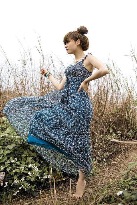 Bay bổng, phiêu du với váv vintage thướt tha trong gió. Chiếc váy đẹp, cách tạo dáng của người trong ảnh cũng đẹp. Hai sự mềm mại hòa trộn vào nhau tạo nên nét thơ cho cả shoot hình. Bay bổng, phiêu du với váv vintage thướt tha trong gió. Chiếc váy đẹp, cách tạo dáng của người trong ảnh cũng đẹp. Hai sự mềm mại hòa trộn vào nhau tạo nên nét thơ cho cả shoot hình.