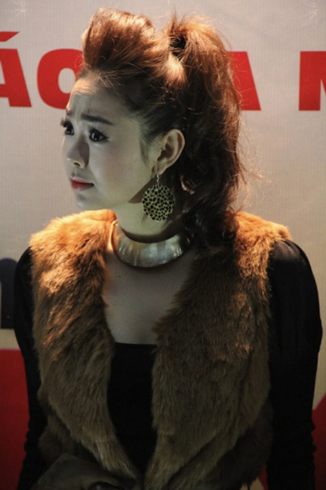 "Sao áo lông kia ghi giá rẻ bèo vậy! Mình cũng có một chiếc y hệt, không lẽ mua phải giá độn lên tận trời?!!"