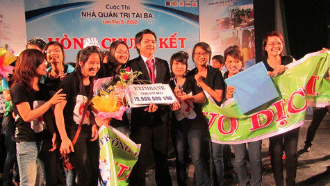 Tối 18.3 tại Trung tâm văn hóa văn hóa thông tin Thừa Thiên Huế ( 41A Hùng Vương – TP Huế ) đã diễn ra cuộc thi chung kết Nhà Quản Trị Tài Ba 2012 do Khoa Quản trị kinh doanh – ĐH Kinh tế Huế phối hợp với Hội doanh nghiệp trẻ Thừa Thiên Huế và Đài phát thanh truyền hình Thừa Thiên Huế tổ chức. Tối 18.3 tại Trung tâm văn hóa văn hóa thông tin Thừa Thiên Huế ( 41A Hùng Vương – TP Huế ) đã diễn ra cuộc thi chung kết Nhà Quản Trị Tài Ba 2012 do Khoa Quản trị kinh doanh – ĐH Kinh tế Huế phối hợp với Hội doanh nghiệp trẻ Thừa Thiên Huế và Đài phát thanh truyền hình Thừa Thiên Huế tổ chức.