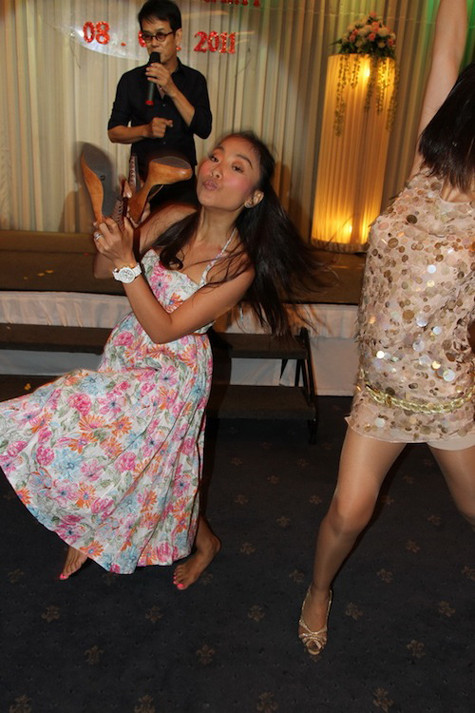 Gương mặt của Đoan Trang khi đang thực sự hoà mình với những điệu nhảy! Thật là "number one" Gương mặt của Đoan Trang khi đang thực sự hoà mình với những điệu nhảy! Thật là "number one"