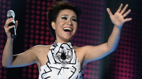 Liệu đây có phải là biểu cảm như thể... bắt được vàng của cô nàng? Liệu đây có phải là biểu cảm như thể... bắt được vàng của cô nàng?