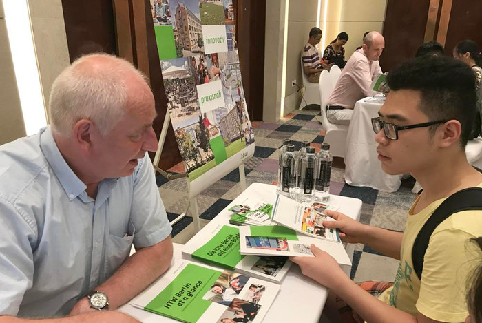 Mô hình 9 + (học văn hóa tại bậc Trung học phổ thông kết hợp với đào tạo nghề). Ảnh: Tùng Dương. Mô hình 9 + (học văn hóa tại bậc Trung học phổ thông kết hợp với đào tạo nghề). Ảnh: Tùng Dương.