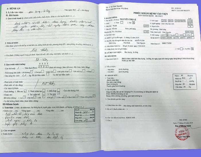 Bệnh án của học sinh Trường Tiểu học Nhã Lộng (Thái Nguyên) khi vào cấp cứu tại Bệnh viện Đa khoa Phú Bình. Ảnh: Tùng Dương.