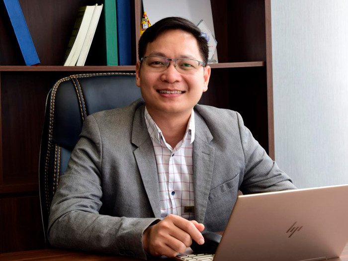 Thầy Nguyễn Thành Công - Phó hiệu trưởng Trường Trung cấp công nghệ Thăng Long. Ảnh: Nguyễn Công. Thầy Nguyễn Thành Công - Phó hiệu trưởng Trường Trung cấp công nghệ Thăng Long. Ảnh: Nguyễn Công.