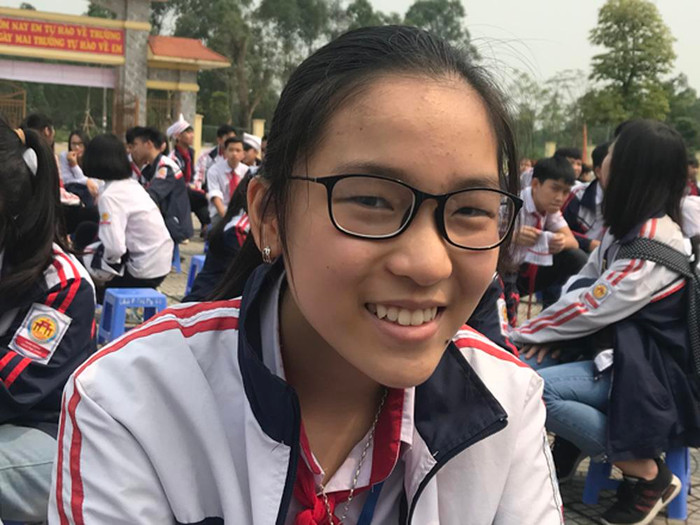 Em Đinh Thủy Tiên, lớp 8 C Trường Trung học cơ sở Hùng Vương với câu hỏi về phương pháp học tập dành cho học sinh trong thời đại 4.0. Ảnh: Tùng Dương. Em Đinh Thủy Tiên, lớp 8 C Trường Trung học cơ sở Hùng Vương với câu hỏi về phương pháp học tập dành cho học sinh trong thời đại 4.0. Ảnh: Tùng Dương.