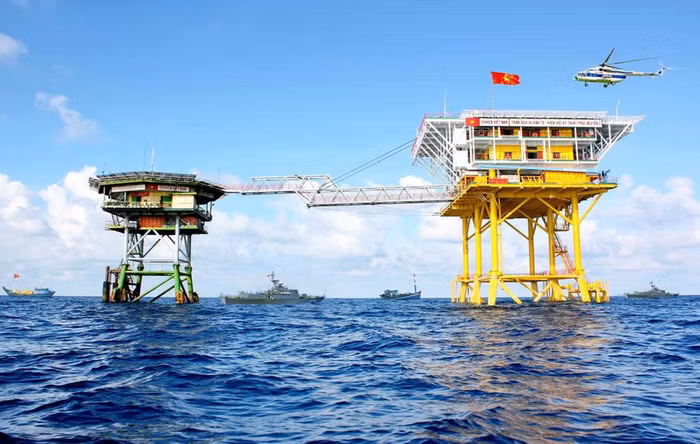 Nhà giàn DK1 hiên ngang trên thềm lục địa. Ảnh: TTXVN.