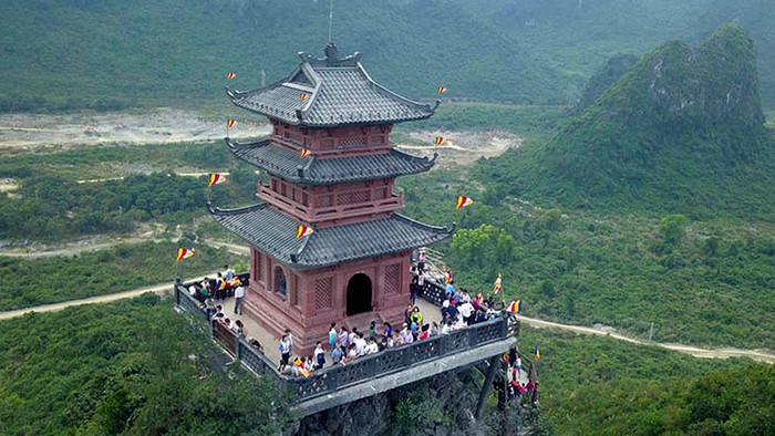 Chùa Ngọc trong quần thể chùa Tam Chúc. Ảnh: TTXVN. Chùa Ngọc trong quần thể chùa Tam Chúc. Ảnh: TTXVN.