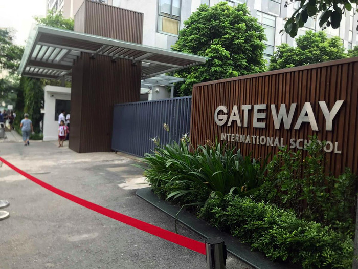 Lỗi này thuộc về Ban giám hiệu của trường Gateway, Ban giám hiệu điều hành, đưa ra quy định, quy chế và giám sát mọi người thực hiện. Ảnh:P.Duy. Lỗi này thuộc về Ban giám hiệu của trường Gateway, Ban giám hiệu điều hành, đưa ra quy định, quy chế và giám sát mọi người thực hiện. Ảnh:P.Duy.