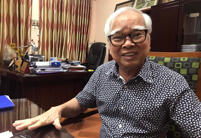 Theo thầy Hòa: "Trường Nguyễn Bỉnh Khiêm luôn coi trọng tiêu chí vì sự tiến bộ của mỗi học sinh, và sự tiến bộ được đánh giá trên bản thân, so với năng lực và thang bậc của từng em. Có như vậy mới công bằng và khuyến khích các em phát triển". Ảnh: Tùng Dương.